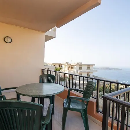 Vista Apartment *